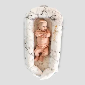 DockATot Deluxe  Pod - Carrara Marble (0-8 months)