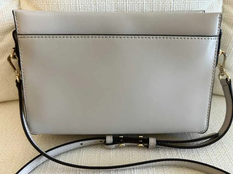 Jet Set Large Leather Chain Crossbody Bag