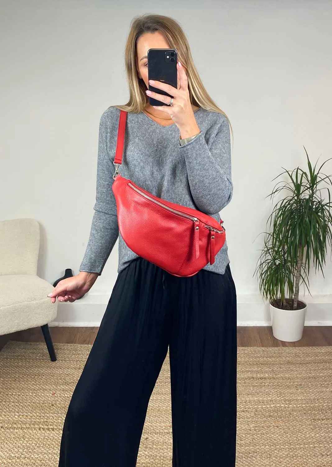 Ray Leather Sling Bag in Red