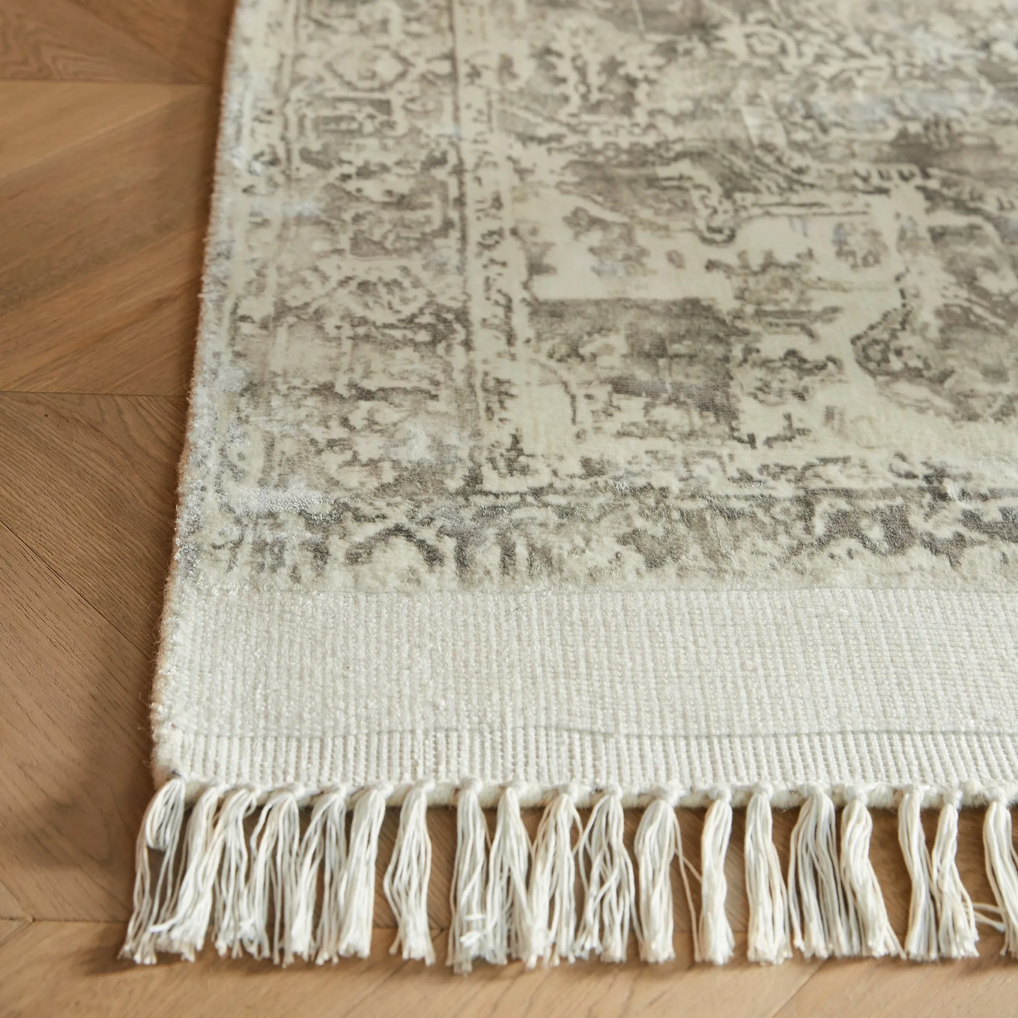 Vintage Fringe Rug Mocha/Oyster