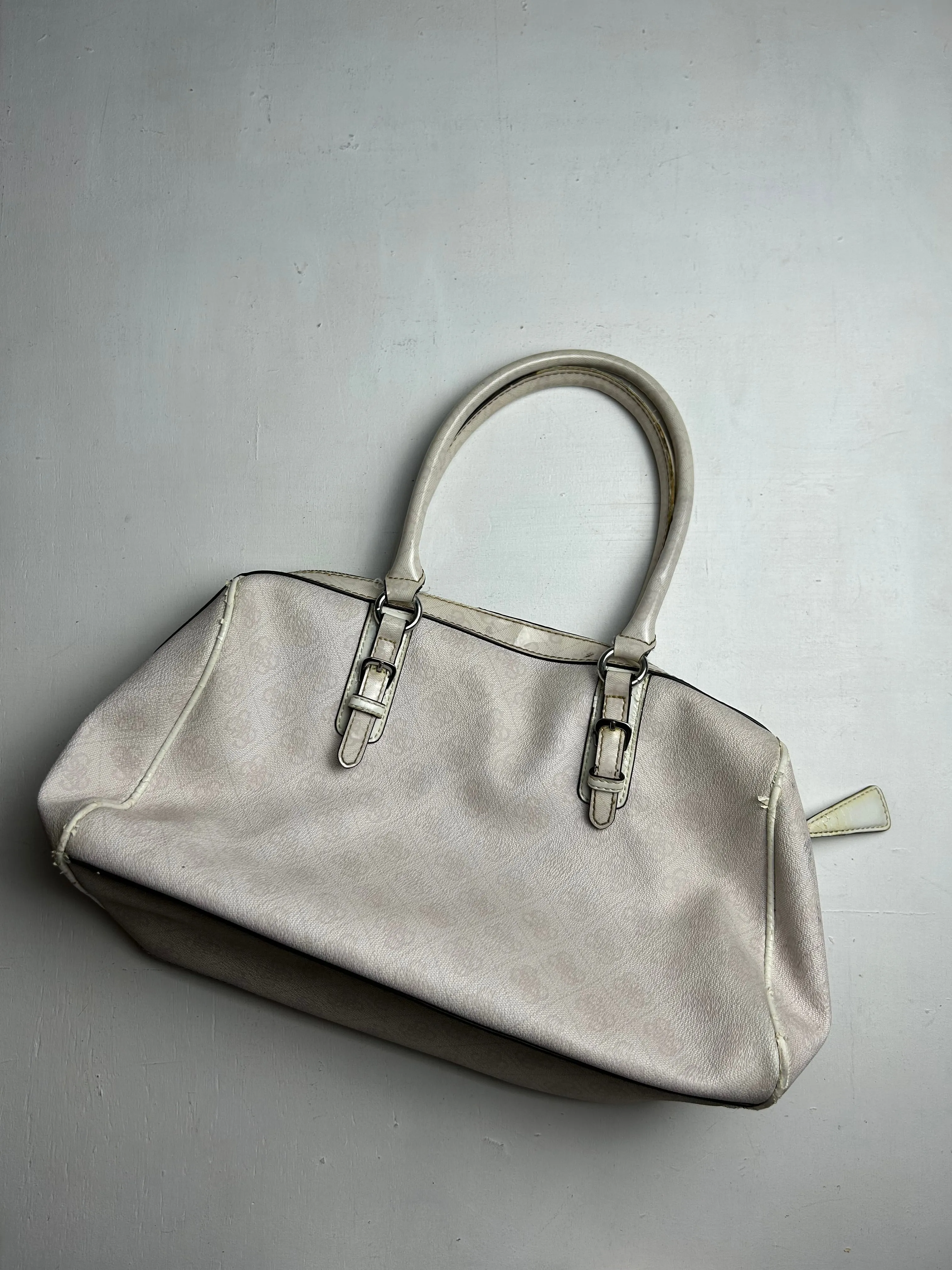 White monogram y2k vintage uni shoulder bag