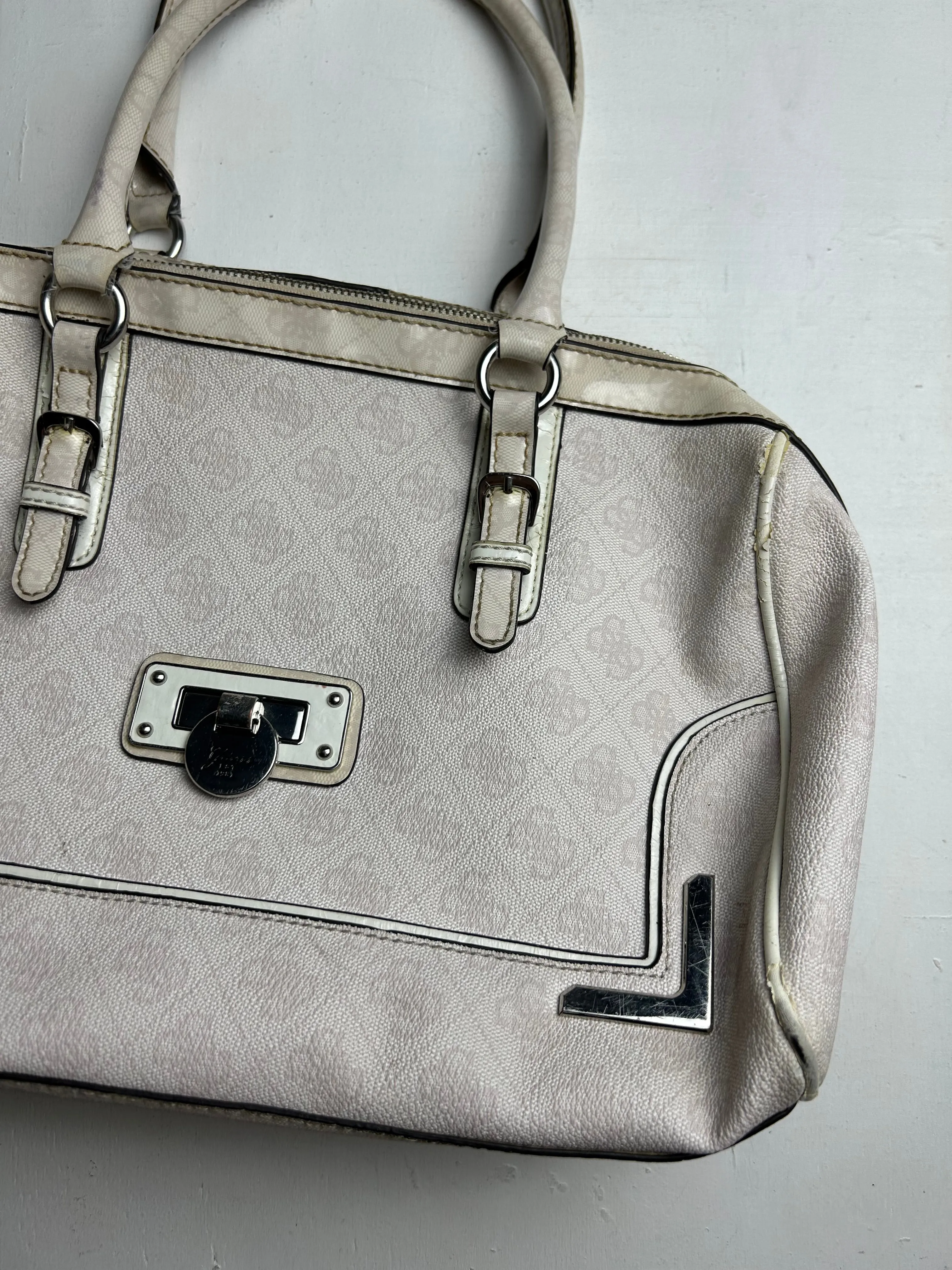 White monogram y2k vintage uni shoulder bag